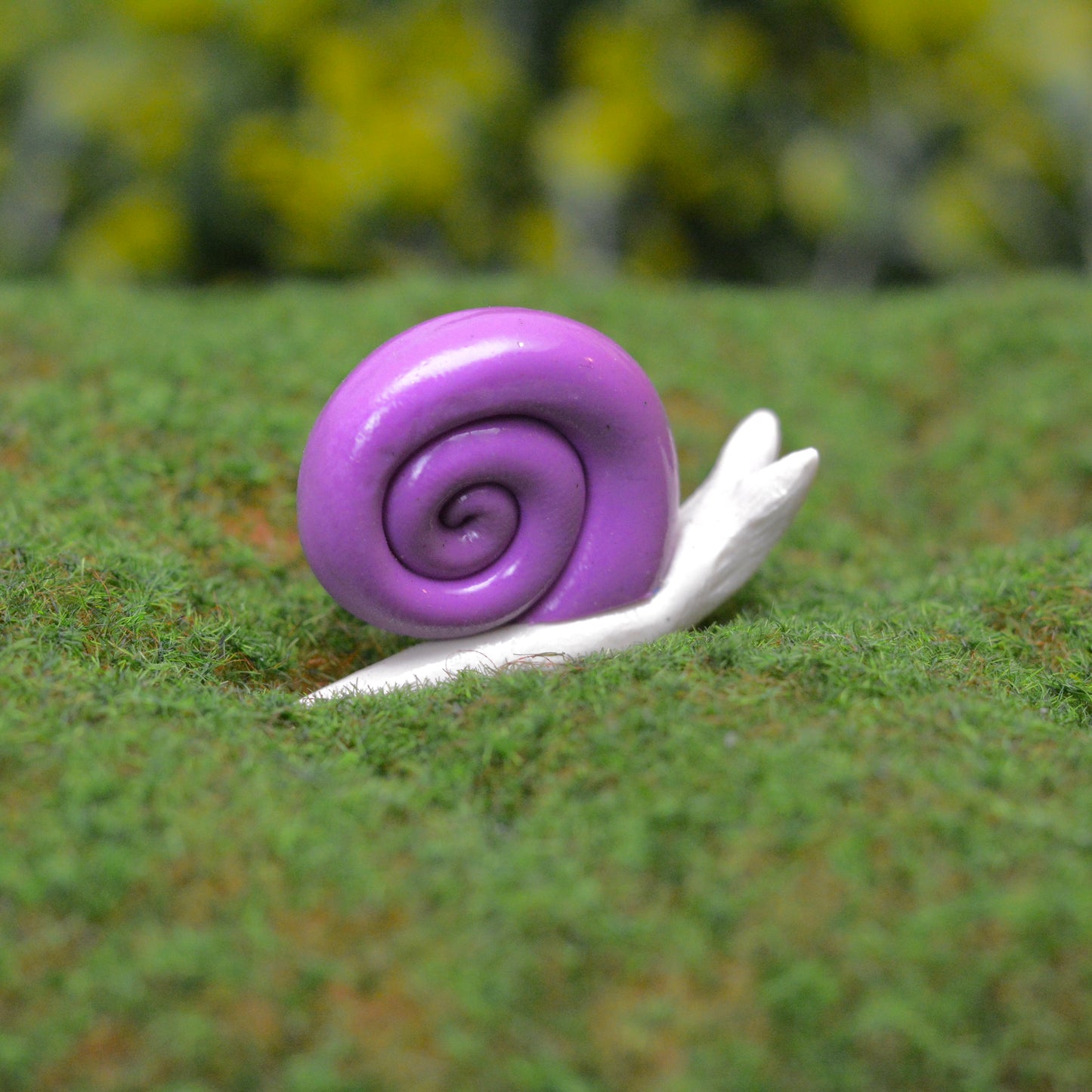 Mini Bright Garden Snails