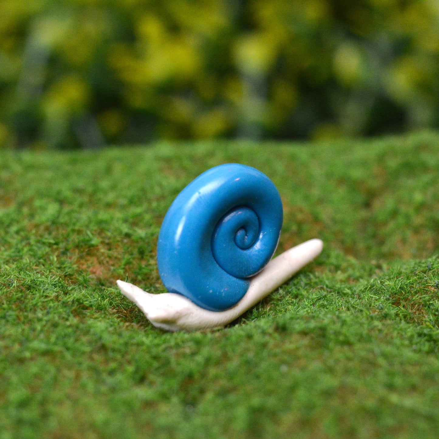 Mini Bright Garden Snails
