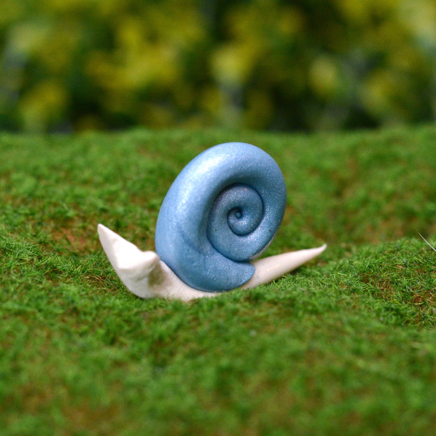 Mini Bright Garden Snails