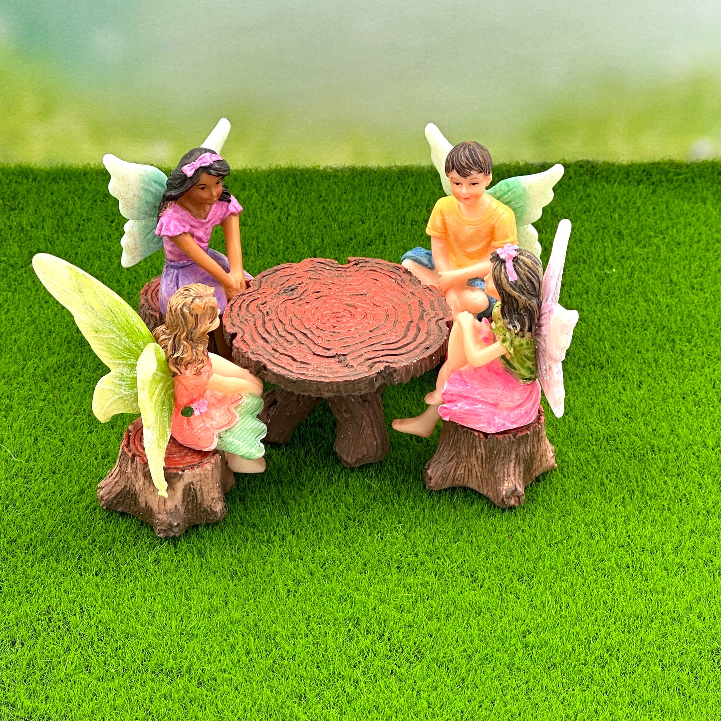 Wood-Like Tree Stump Table & Chairs