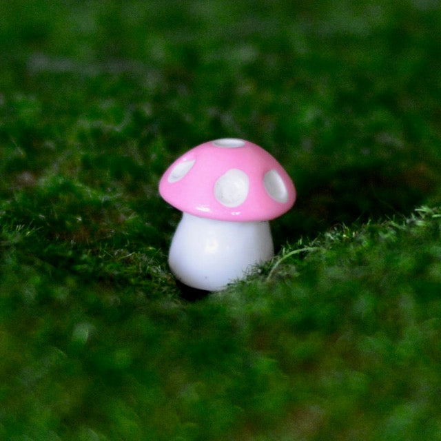 Fairy Garden Miniature Resin Mushrooms (Set of 7)
